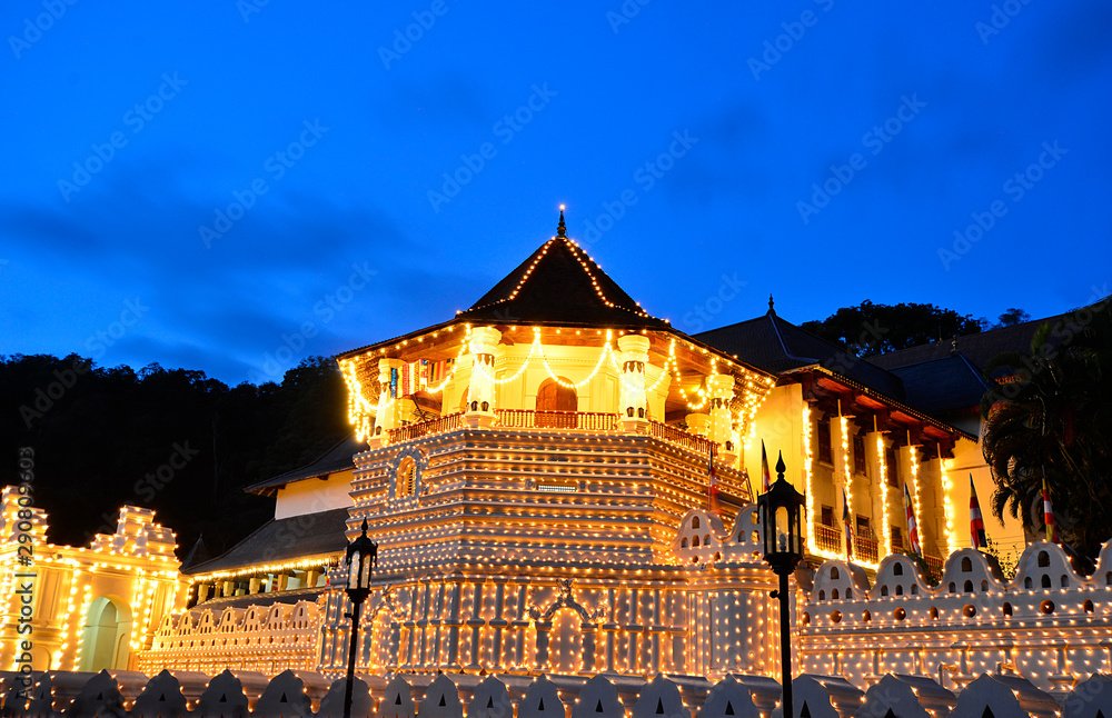  Temple of the Sacred Tooth Relic